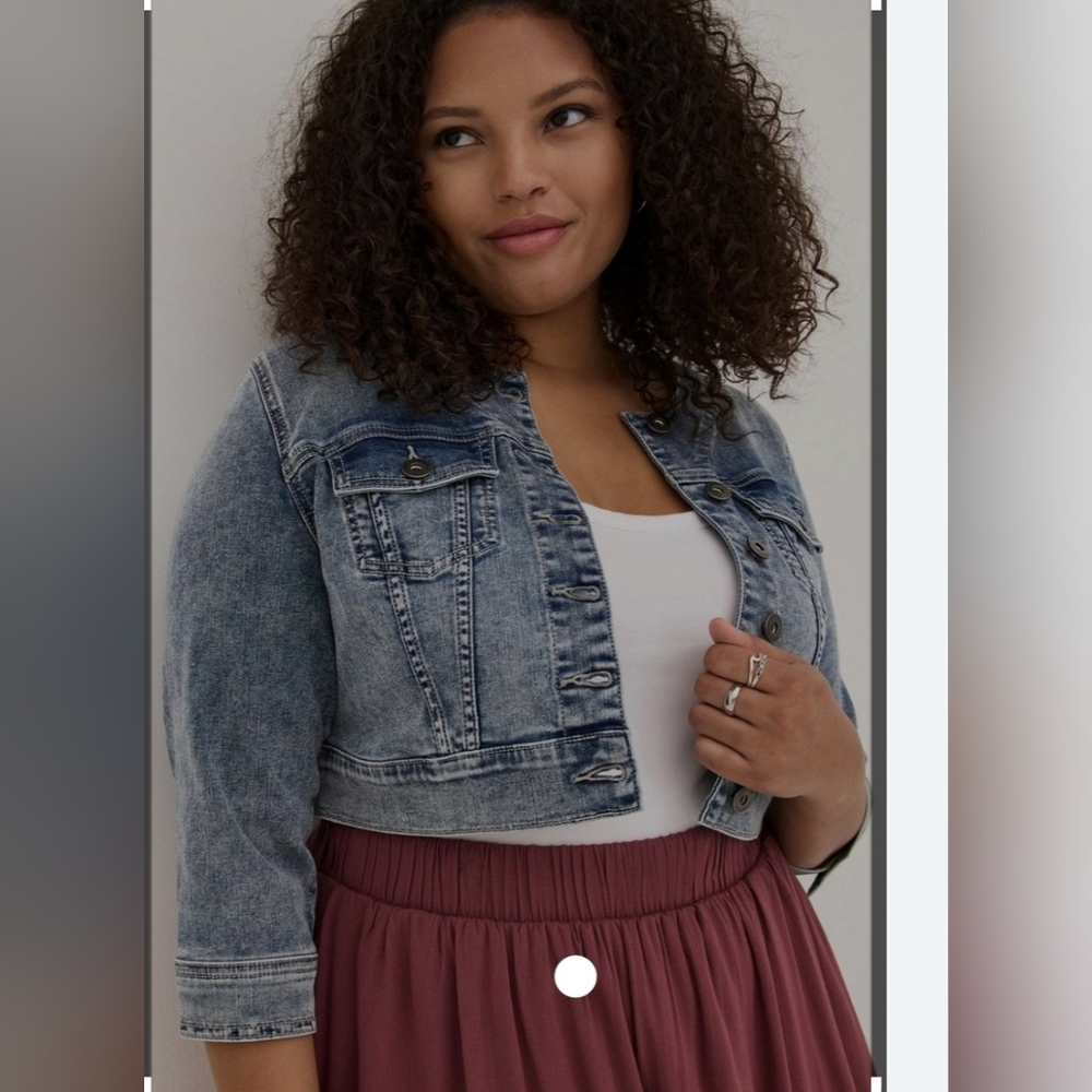EUC Torrid 3/4 sleeve cropped jacket, Stretchy! Torrid Sz 1 (14-16)